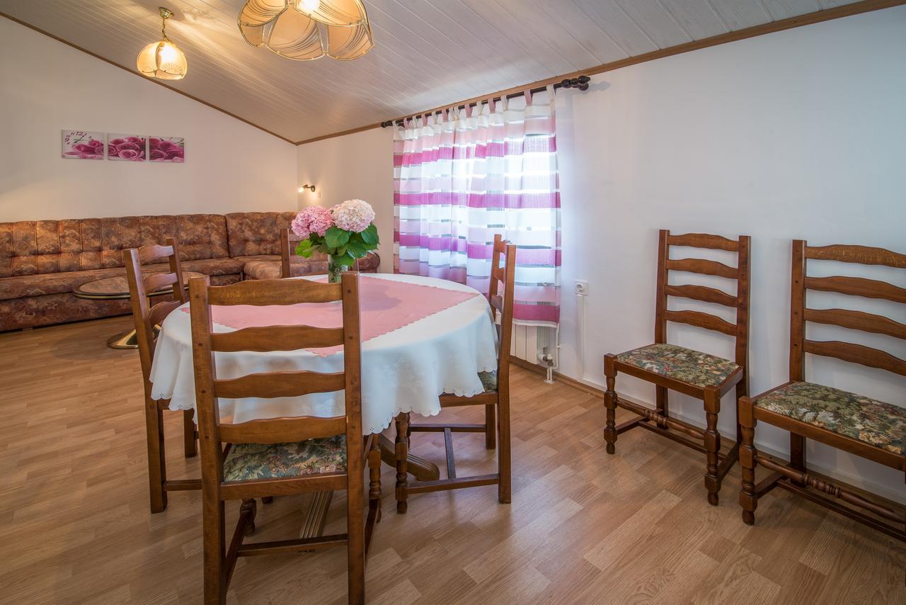 Apartment Sandra Krk คิร์ก ภายนอก รูปภาพ